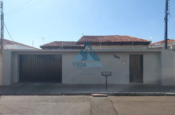 Casa alto padrão para venda 3 suites centro Jaboticabal