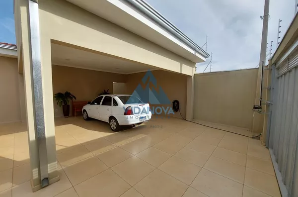 CASA COM EDÍCULA RECÉM-CONSTRUÍDA EM ÁREA NOBRE
