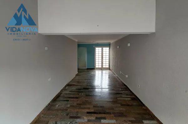 Amplo imóvel com varias salas no centro