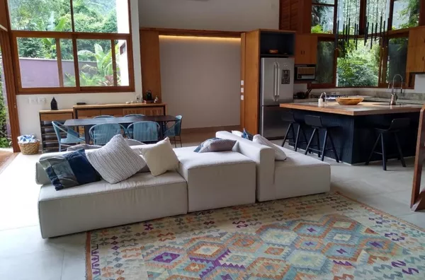 CASA ALTO PADRAO COM PISCINA AQUECIDA 