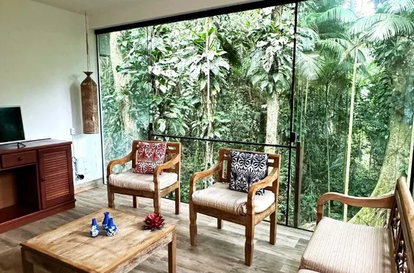 À Venda - Oportunidade na Praia do Félix