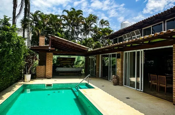 Casa Exclusiva - Rua Par - 100m da praia