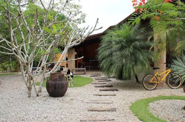 Casa Ideal em Itamambuca: Conforto, Natureza e Área de Lazer