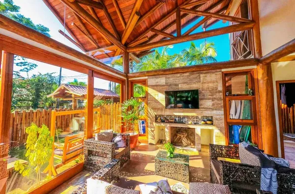 Conforto, lazer e charme a poucos passos do mar