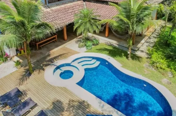 CASA DE DOIS LOTES, LADO PAR  ITAMAMBUCA