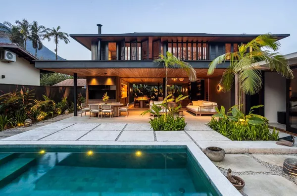 Design, conforto e mar — a essência de Itamambuca em uma casa exclusiva.