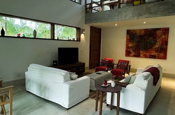 Casa à venda,  Itamambuca. Descubra a combinação perfeita entre charme e conforto nesta linda casa. 300m da praia