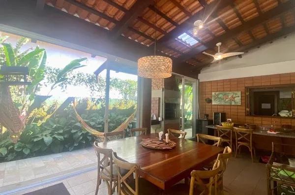 CASA  PROXIMA  AO MAR EM ITAMAMBUCA 