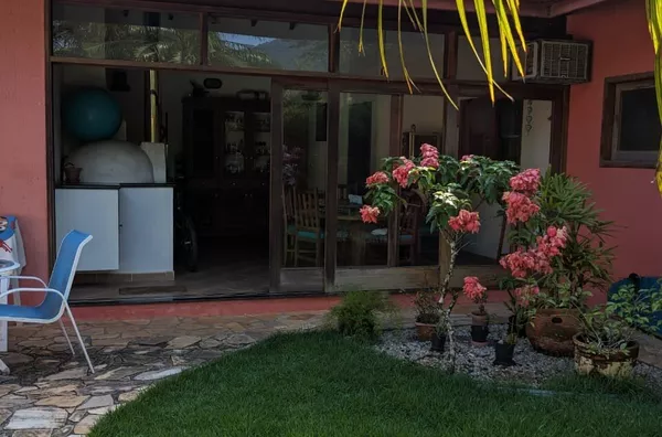 CASA Á VENDA 3 SUÍTES, PISCINA EM ITAMAMBUCA