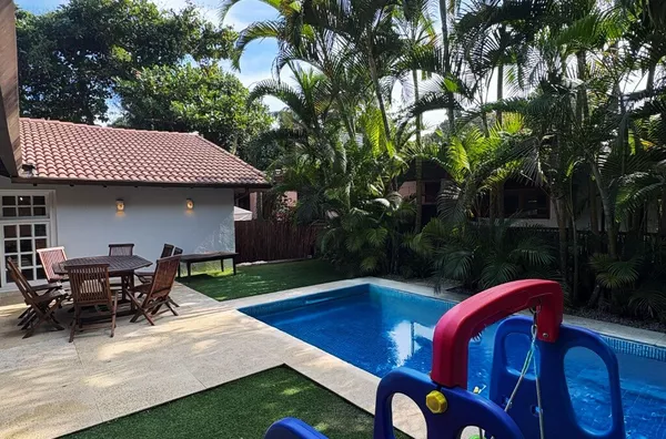 O refúgio perfeito para sua família – a apenas 60 metros da praia!