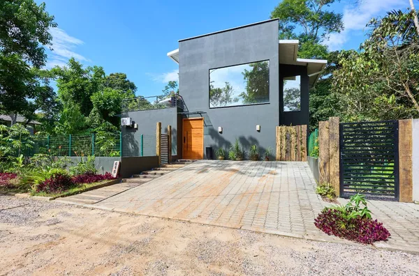 Conforto contemporâneo em meio à natureza - Rua Par