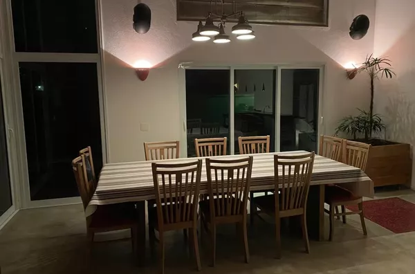 Casa com piscina - Rua Par - 150m do mar – vibe pé na areia