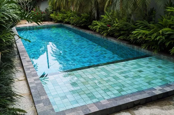 Casa charmosa com jardim encantador - Rua Par - 350 metros da praia