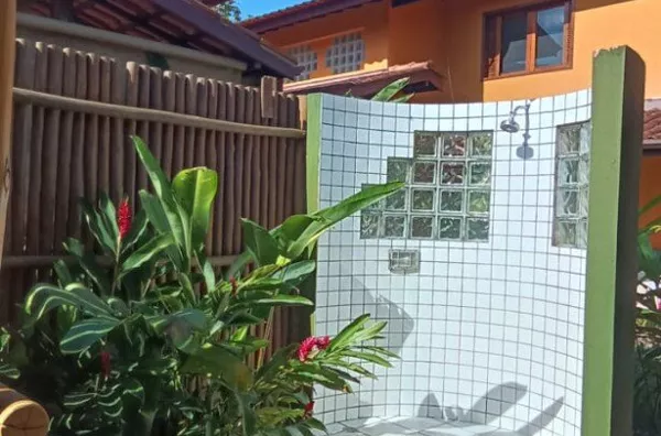 Alto Astral em Itamambuca: Rua Par · Piscina · 100m da Areia