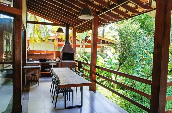 Oportunidade: 3 suítes - 150m da Praia