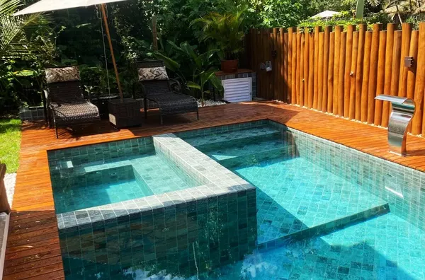 Conforto, lazer e charme a poucos passos do mar