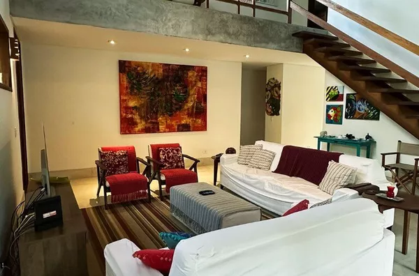 Casa à venda,  Itamambuca. Descubra a combinação perfeita entre charme e conforto nesta linda casa. 300m da praia