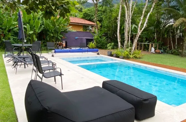 Casa à venda, piscina, 4 dormitórios - Itamambuca