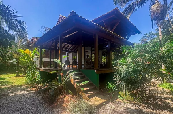 Casa estilo balinês à venda - 4 dormitórios - Foto 1