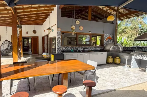 Paraíso em Itamambuca: Piscina com Raia, Área Gourmet Completa, Rua Par