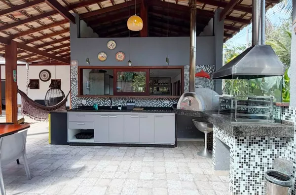 Paraíso em Itamambuca: Piscina com Raia, Área Gourmet Completa, Rua Par