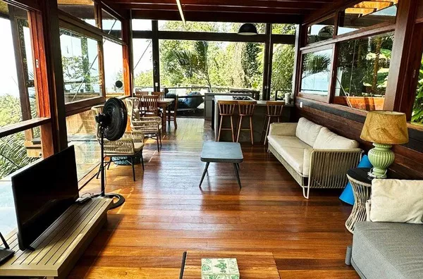 Casa com vista para o mar - Praia do Félix