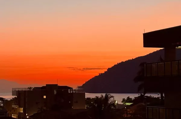 Apartamento Exclusivo no Itaguá – Vista Deslumbrante para o Mar.