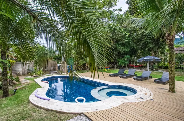 CASA DE DOIS LOTES, LADO PAR  ITAMAMBUCA