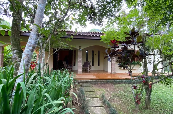 Casa super ventilada e ensolarada a 100 metros do mar