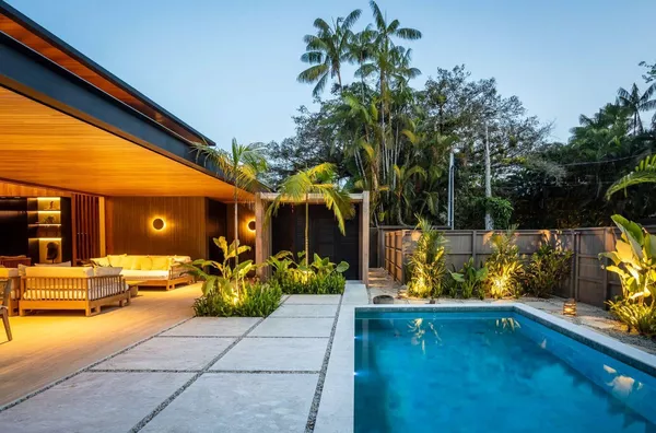 Design, conforto e mar — a essência de Itamambuca em uma casa exclusiva.