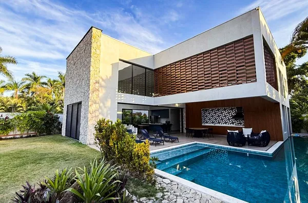 6 suítes com piscina - 300m da Praia