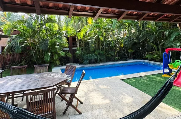 O refúgio perfeito para sua família – a apenas 60 metros da praia!