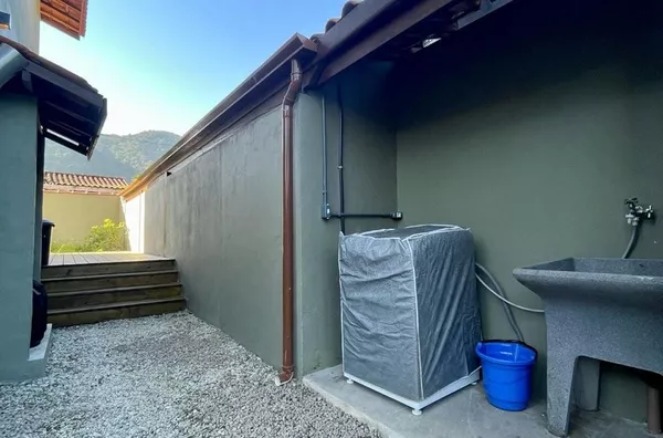 Casa + Chalés: Versatilidade em Um Só Endereço