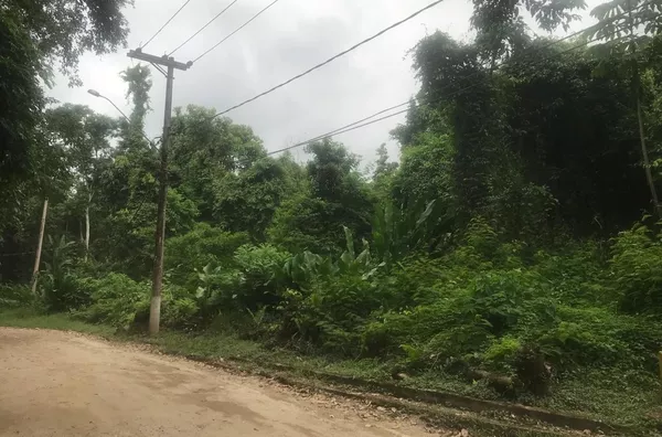 Lote em rua impar a 400 metros da praia