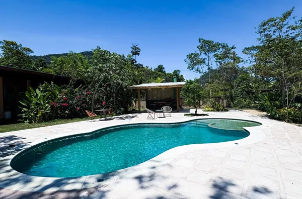 Casa Deslumbrante a 180m da Praia de Itamambuca