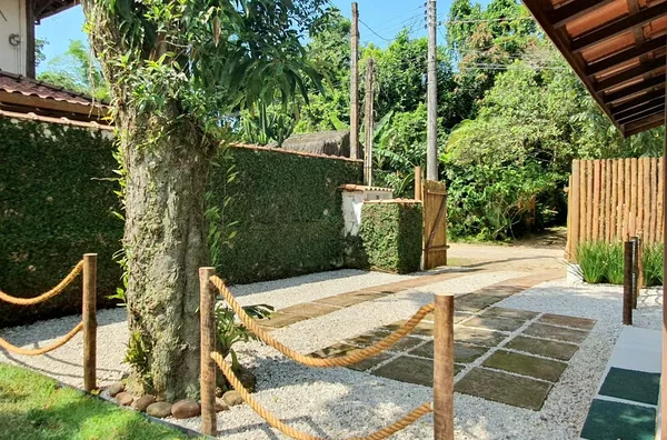 CASA AMPLA E  AREJADA A 500 METROS DO MAR