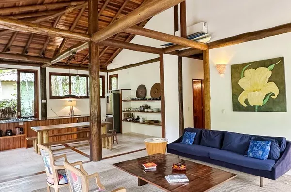 Entre o Mar e o Verde: Seu Lugar em Itamambuca - Rua par