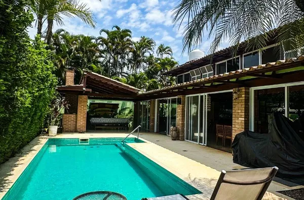 Casa Exclusiva - Rua Par - 100m da praia