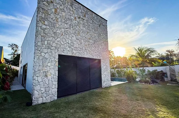 6 suítes com piscina - 300m da Praia