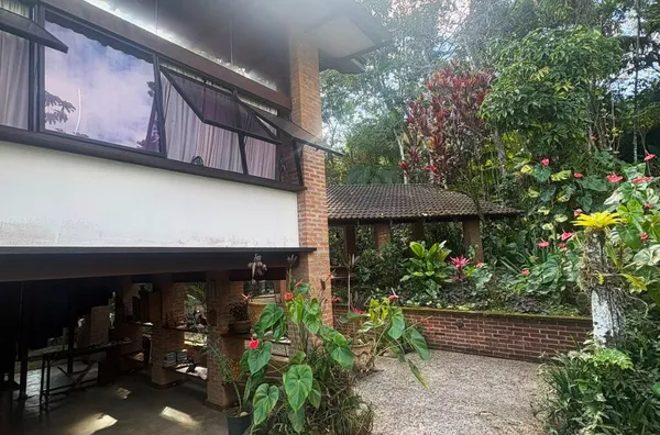 Casa com Alma Artística e Charme Rústico na Praia do Prumirim