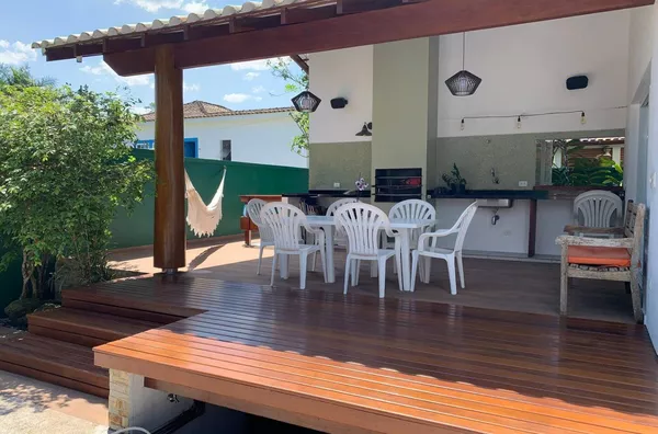 Casa com piscina - Rua Par - 150m do mar – vibe pé na areia