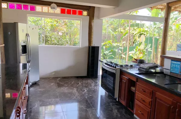 Charmosa Casa - 350m da Praia - Foto 9