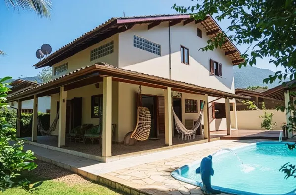Casa Aconchegante com Piscina e Espaço Gourmet a 300 Metros da Praia