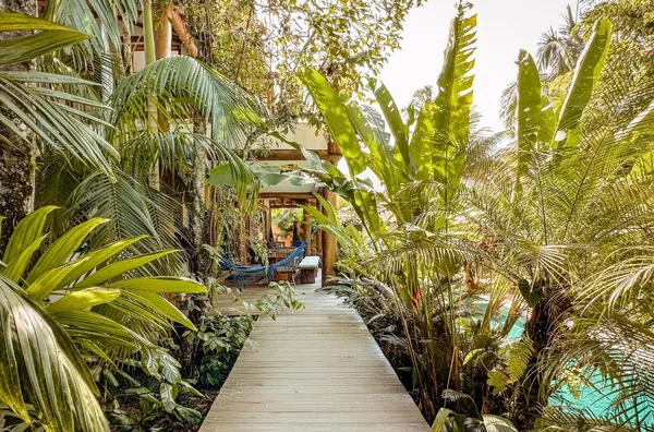 Casa Balinesa – 50m da Praia - Rua Par - Incrível