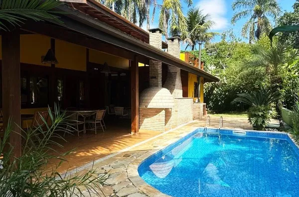 Casa à venda – lado par, 120m da praia