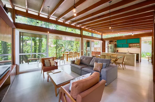 CASA ALTO PADRAO EM ITAMAMBUCA