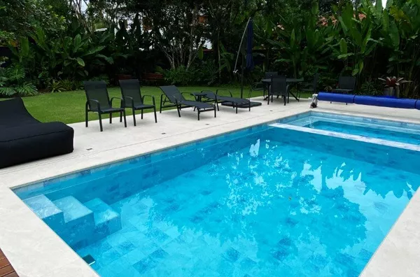 Casa à venda, piscina, 4 dormitórios - Itamambuca