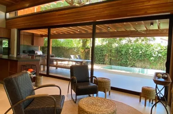 CASA LINDA A 50 METROS DO MAR