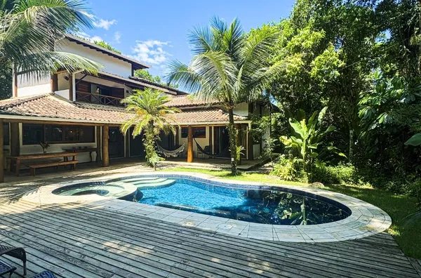 Piscina, Jardim e Muito Espaço ao Ar Livre - RUA PAR 