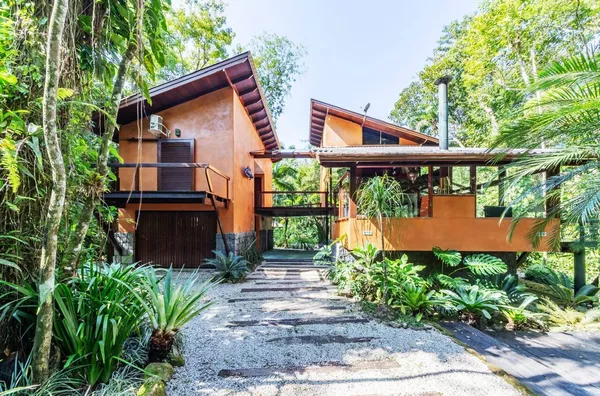 Casa à venda na Praia do Félix – Conforto, natureza e sofisticação